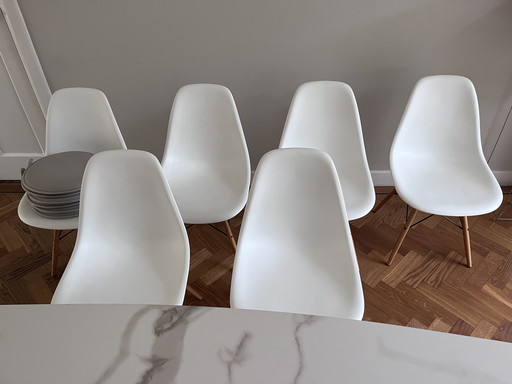 6X Vitra Eames Stoelen