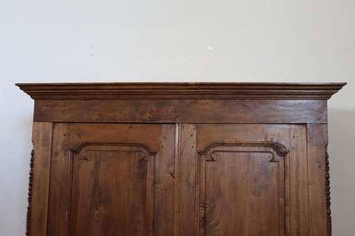 Italienischer antiker Kleiderschrank aus massivem Pappelholz, Mitte 19.