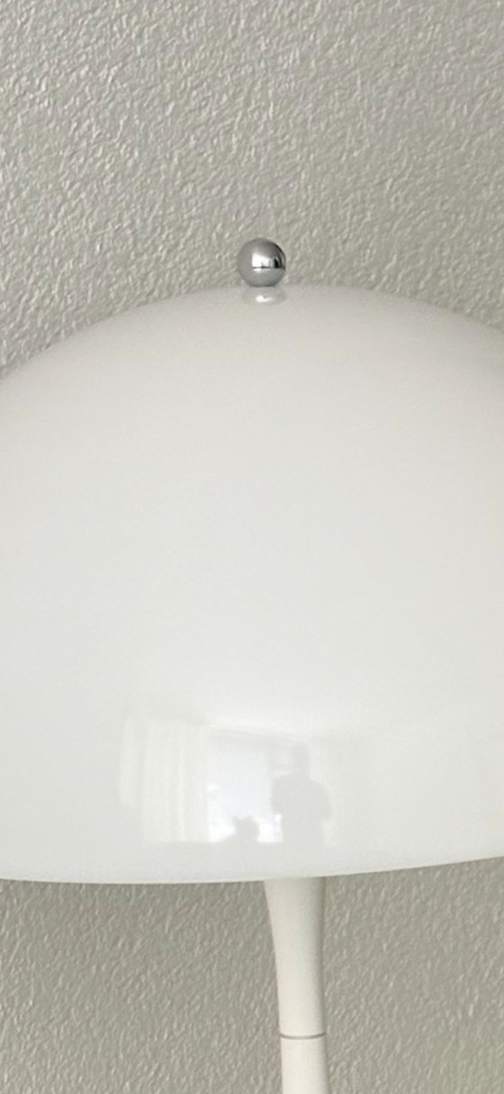 Image 1 of 2 Panthella lampen van Louis Poulsen