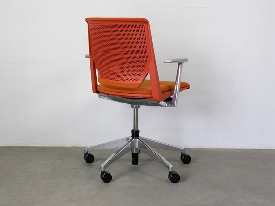 Image 1 of Haworth Very office chair designed by Nicolai Czumaj-Bront and Michael Welsh.