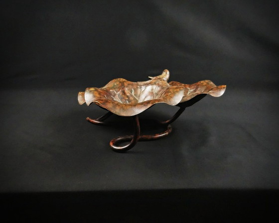 Image 1 of Birdbath in patinated metal, three-level lotus leaf form