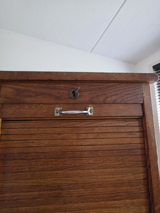 Antiker Eichenholz Doppel-Rollladenschrank / Notar-Archivschrank (Ca. 1930er/50er Jahre) (photo 7 of 8)