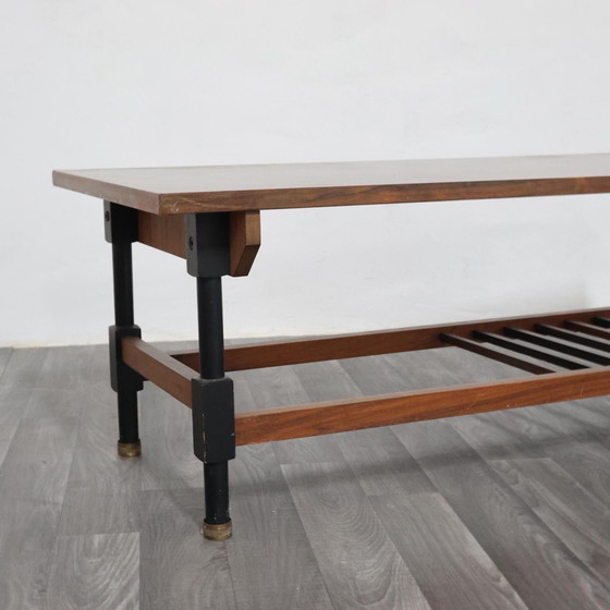 Image 1 of Mesa de centro de madera de los años 60, diseño moderno