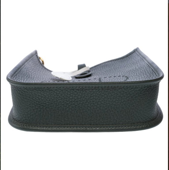 Image 1 of Borsa HERMES Mini Evelyne in cuoio verde - 103300