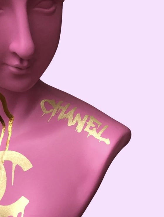 Image 1 of Exclusivités GF - Statuette Chanel Femme
