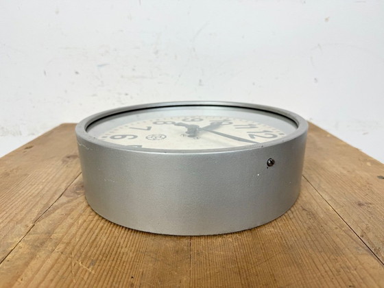 Image 1 of Grijze industriële fabriekswandklok van Chronotechna, jaren 50