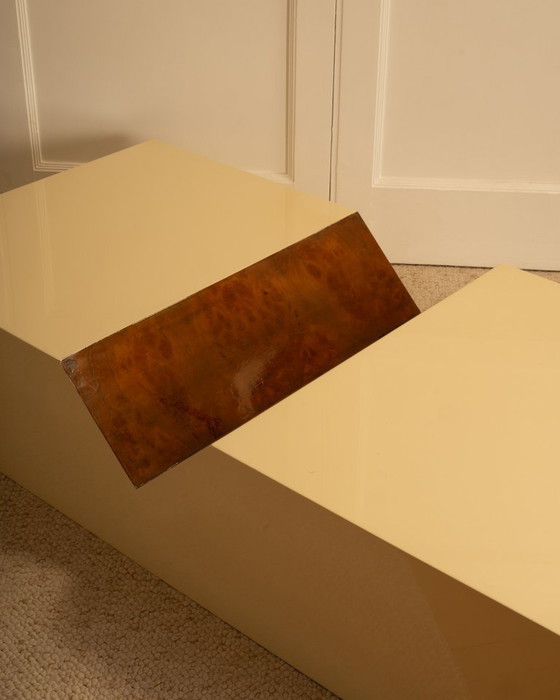 Image 1 of Tavolino da caffè/portariviste laccato con lente d'ingrandimento - anni '70