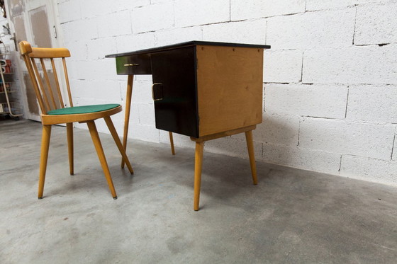 Image 1 of Baumann Schreibtisch und Stuhl, 1960er Jahre, Formica, Holz und Schwarz, grüner Sitz
