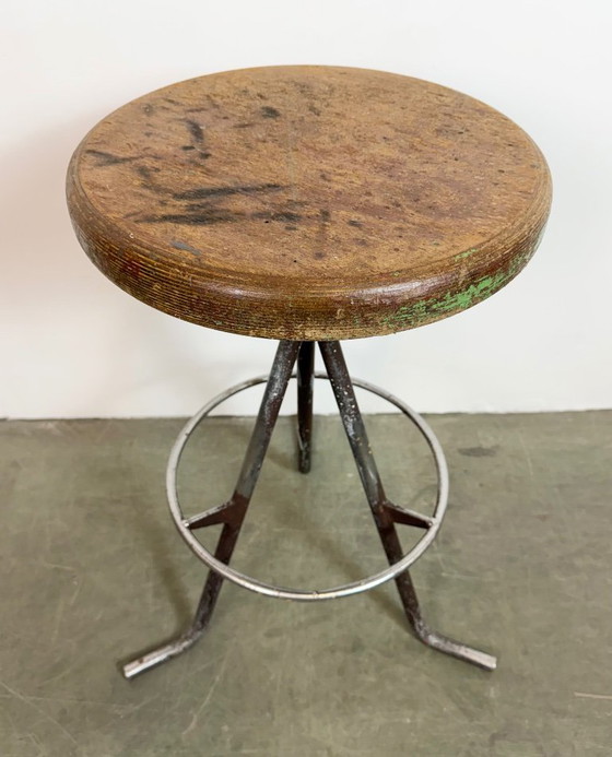 Image 1 of Grijze industriële werkplaatskruk, jaren 60