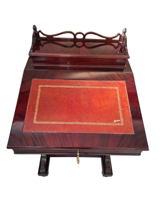 Image 1 of Eleganter Schreibtisch „Davenport“ aus Mahagoni