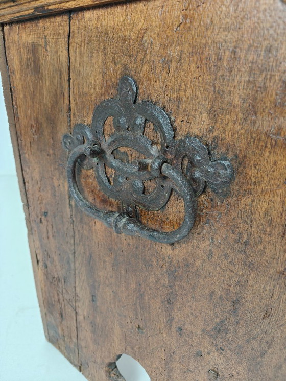 Image 1 of Elegante cofre de roble del siglo XVIII – datado en 1756