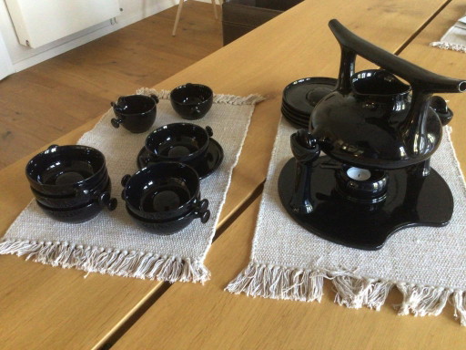 Theeservies Zen ontworpen door Colani