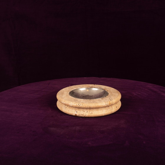 Round Italian Travertine Ashtray with Removable Metal Dish 1970 – Table accessories, Italian Design (photo 7 of 12)