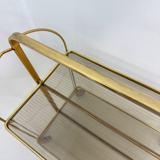 Servierwagen aus Messing und geriffeltem Glas, Metall, Gold, Vintage (Foto 13 von 15)