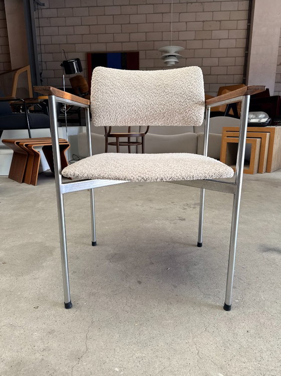 't Spectrum Armchair, Gijs van der Sluis – Metal, Textile (photo 3 of 11)