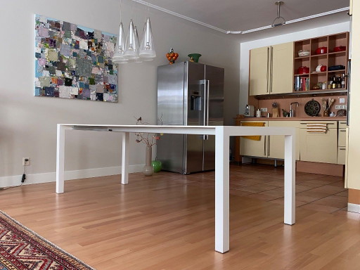 Table de salle à manger extensible Kristalia Sushi par Bartoli Design