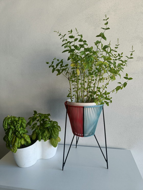 Image 1 of Vintage driekleurige metalen plantenstandaard/plantenbak in mid-century stijl