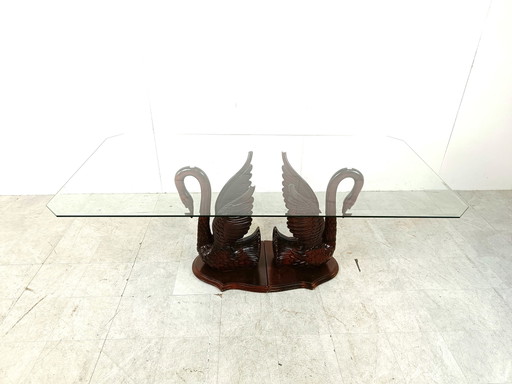 Mesa de comedor vintage con forma de cisne tallado