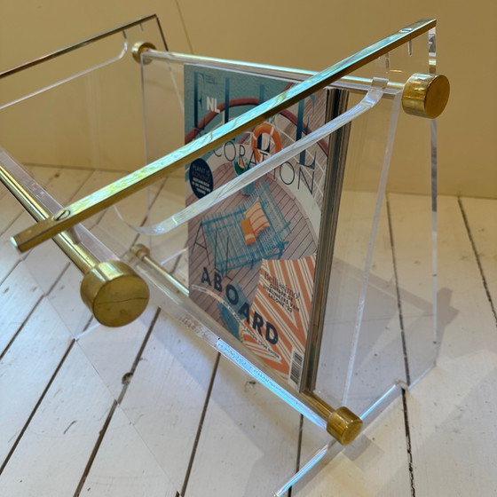 Image 1 of Zeitschriftenhalter aus Plexiglas im Stil der Mitte des 20. Jahrhunderts mit Messingdetails