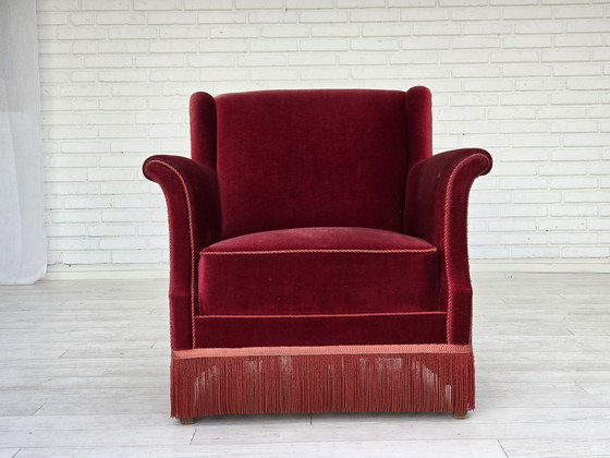 Image 1 of Fauteuil danois des années 1960, velours d'ameublement rouge cerise, bois de frêne, original