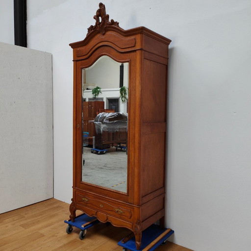 Armoire, penderie, dressing ancien