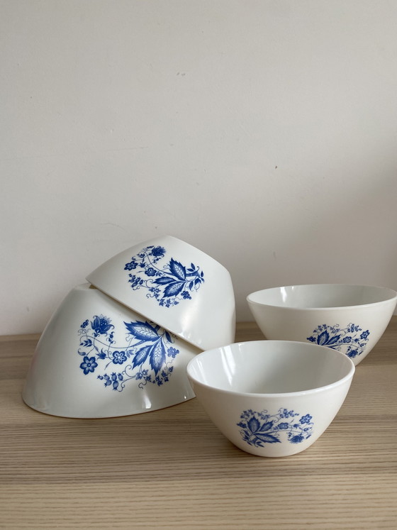 Image 1 of Vintage Arcopal Aster 4-piece Bowl Set