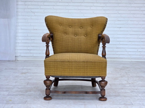 Image 1 of Deense fauteuil uit de jaren 60, originele groene meubelwol, gesneden eikenhout