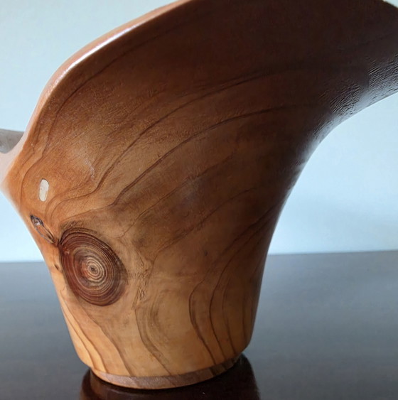 Image 1 of Ciotola artigianale in legno organico dal design raffinato