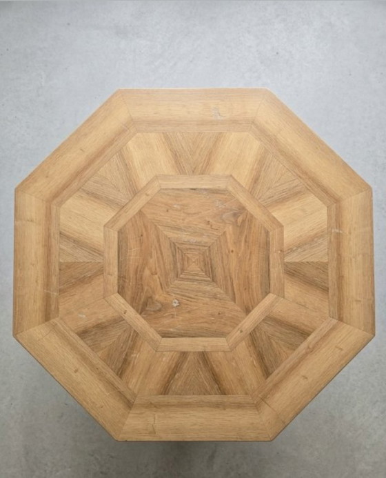 Image 1 of Exclusief, uniek stuk: achthoekige massief houten tafel en 2 stoelen – handgemaakt in Bregenz