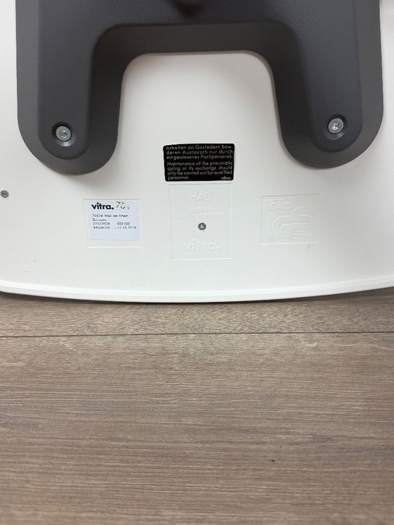 Image 1 of 4x VITRA Hal re barkruk