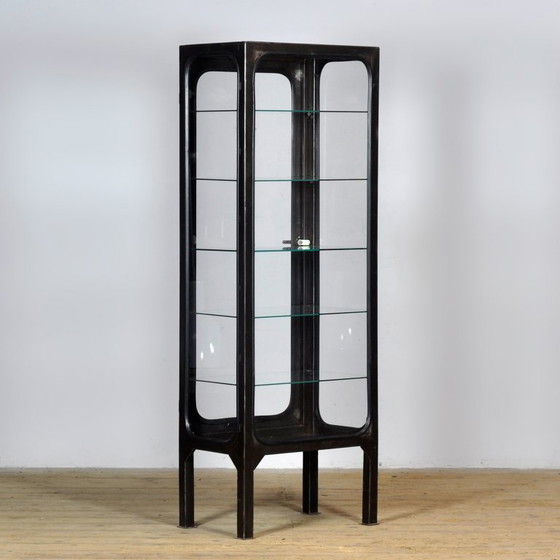 Image 1 of Armoire médicale vintage, années 1970