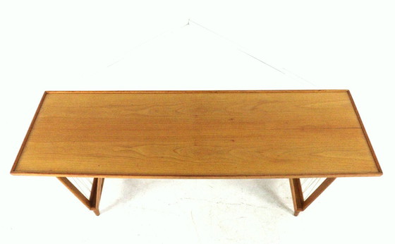 Image 1 of Vintage salontafel notenhout noten ''Deinum'