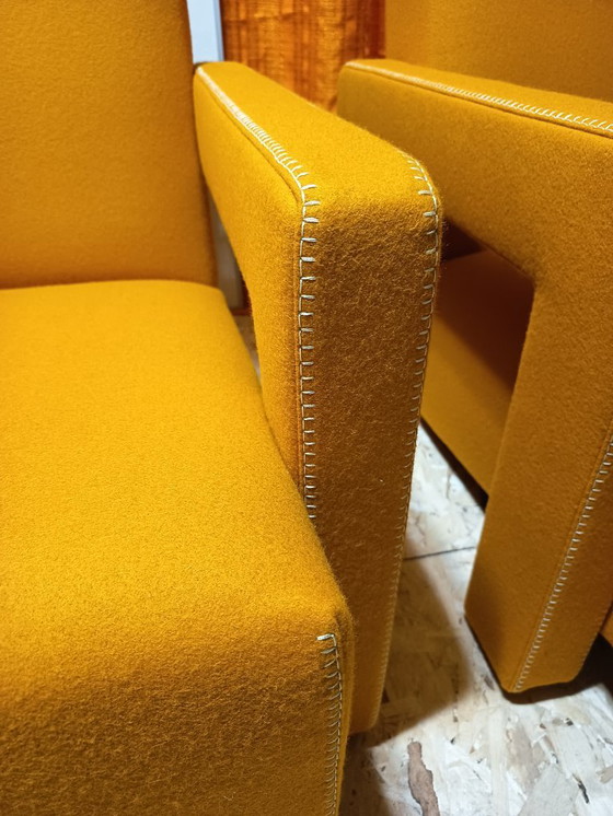 Image 1 of CASSINA Paire de fauteuils Utrecht 637 NEUF 2026 en laine KVARD Moutarde par Gerrit Rietveld