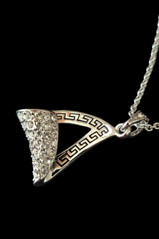 Pendentif triangle en cristal de roche plaqué or blanc 18kt avec chaîne