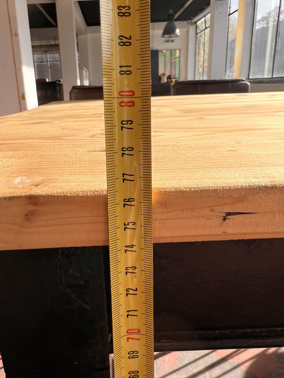 Image 1 of Grenenhouten tafel 