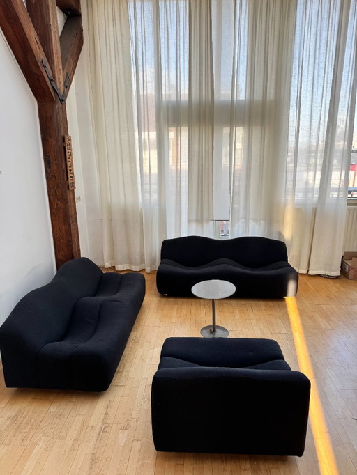 Pierre Paulin Artifort 1960 sitting area