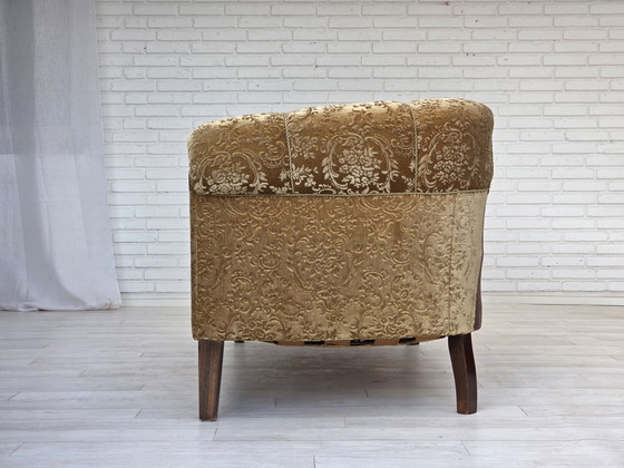 Image 1 of Canapé danois 3 places des années 1960, velours d'ameublement vert, pieds en bois de frêne