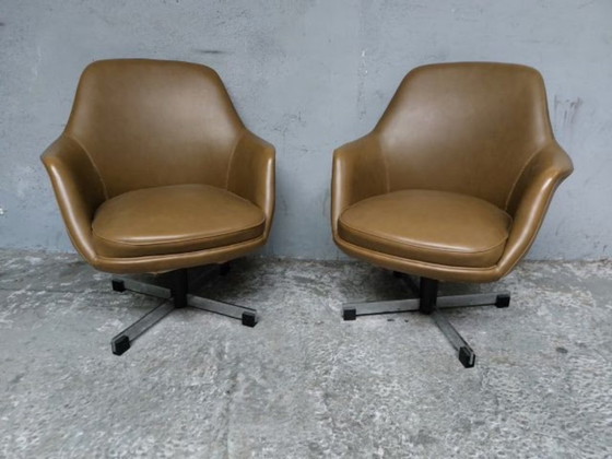 Mid-Century Swivel Chairs – Draaistoelen, Plastic (photo 18 of 39)