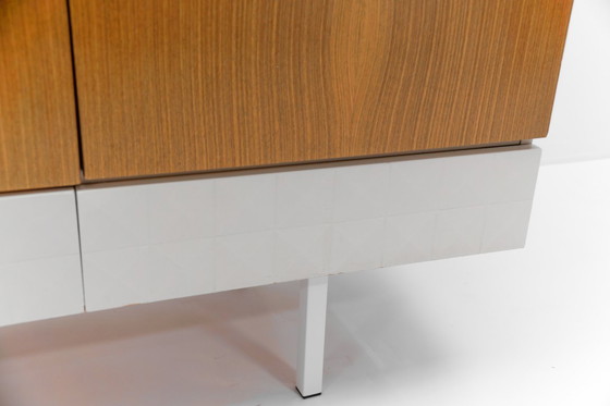 Image 1 of Credenza moderna marrone e bianca di metà secolo, anni '60