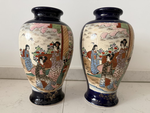 Decorative Japanese pair of vases in Satsuma style – mid 20th century