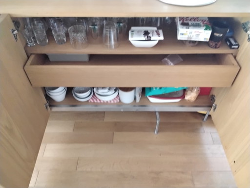 Plain Oak Sideboard – dressoirs, Metal, Wood (photo 2 of 5)