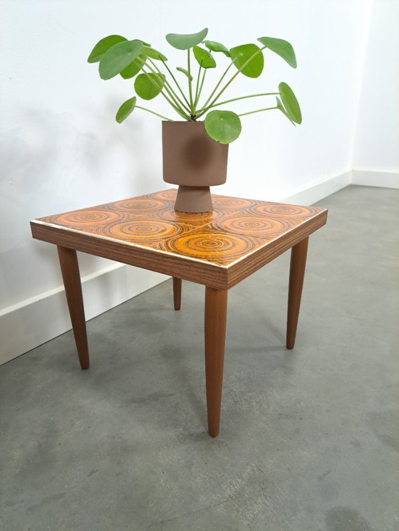 Image 1 of Mesa auxiliar de cerámica naranja, mesa para plantas, nº 33