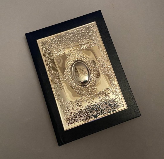 Image 1 of Telefoonboek van 925% zilver en blauw leer met gegraveerd bloemenontwerp