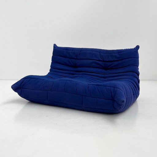 Canapé Togo 2 places bleu royal de Michel Ducaroy pour Ligne Roset, années 1970