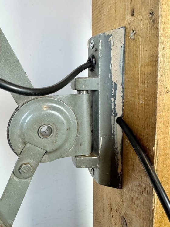 Image 1 of Industriële zwarte geëmailleerde schaarwandlamp, jaren 50