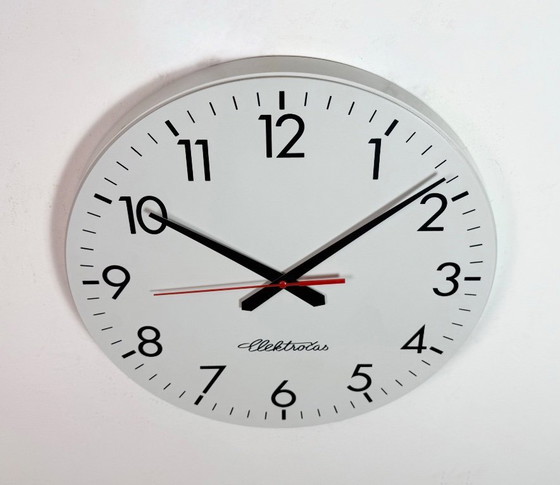 Image 1 of Grande horloge murale de bureau vintage d'Elektročas, années 1990