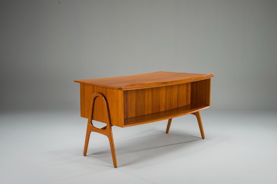 Image 1 of Mid Century Dänischer Teakholz-Schreibtisch von Svend Åge Madsen für Sigurd Hansen, 1950er Jahre