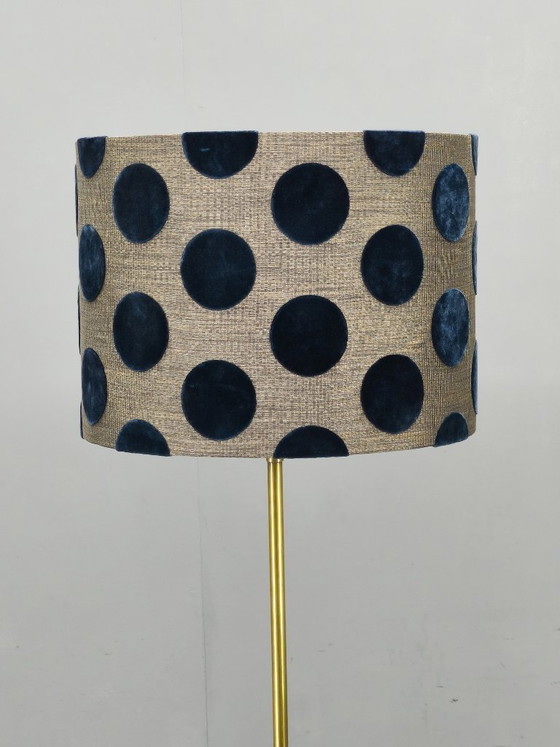 Image 1 of Lámpara de pie Hollywood Regency de latón con pantalla ROMO, Italia, década de 1950.