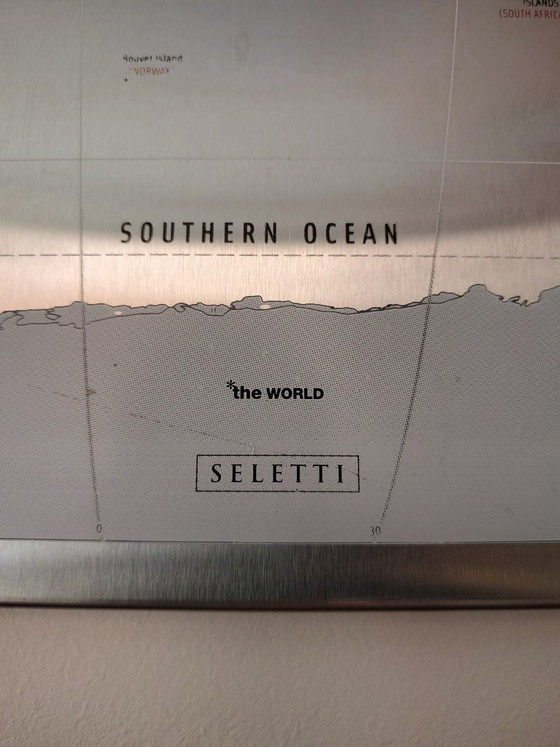 Seletti – The World – Magnetic Metal World Map – Wall decoration (photo 4 of 10)