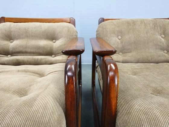 Image 1 of Twee Scandinavische loungestoelen uit de jaren 70, gemaakt van hout met corduroy bekleding.